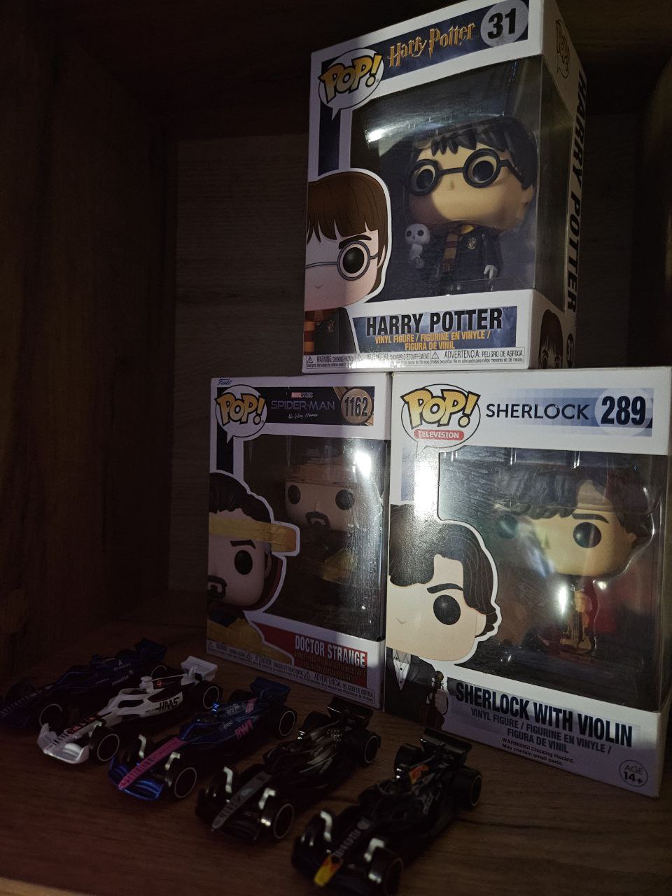 Gaming setup, desk and monitors